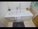 Apartments Inga A1(4+1) Zadar - Zadar riviera  - Apartment - A1(4+1): bathroom with toilet