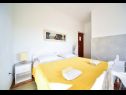 Apartments Ivan Z3 - only for family: A1(6)  Zadar - Zadar riviera  - Apartment - A1(6) : bedroom