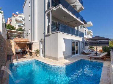 Apartments Slavena - with pool : A3(4+2) Okrug Gornji - Island Ciovo 