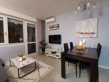Apartments Jozo - with terrace : A1(2+2) Omis - Riviera Omis 