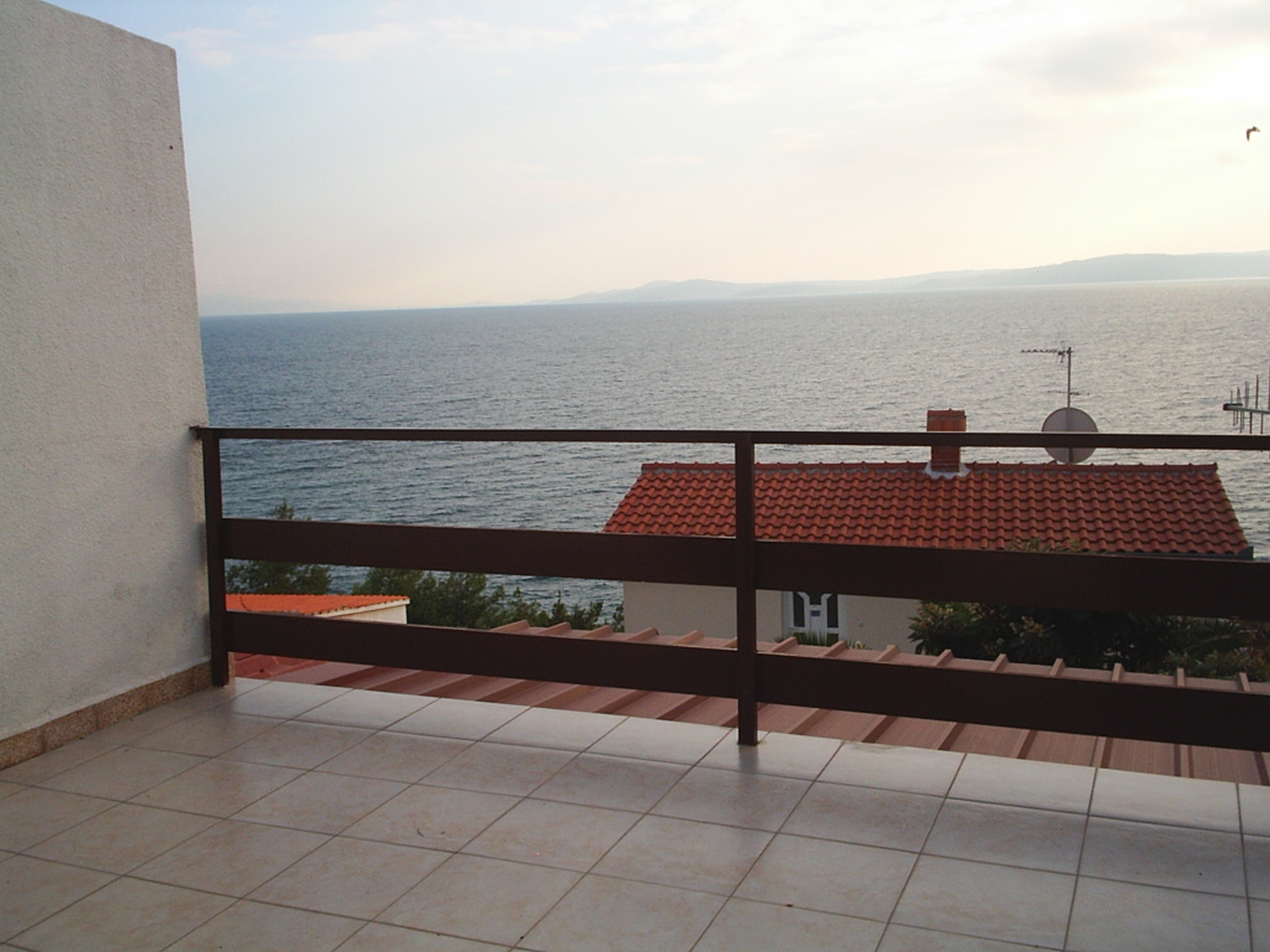 Apartments Kate - 35 m from sea : A1(6) Okrug Gornji - Island Ciovo 
