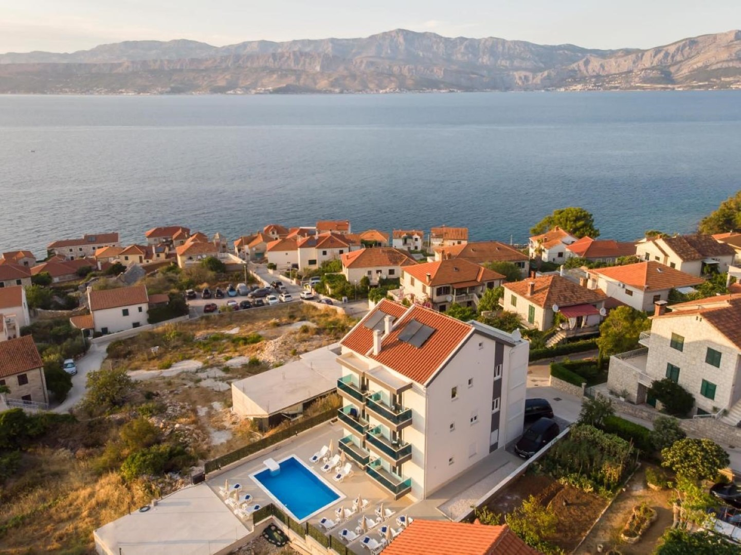 Apartment Dragan - with pool and seaview: A2 Postira, Island Brac 3