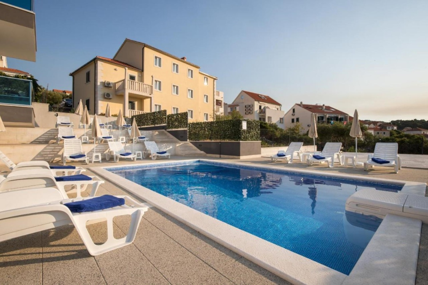 Apartment Jakov - modern and cosy with pool: B3 Postira, Island Brac 3