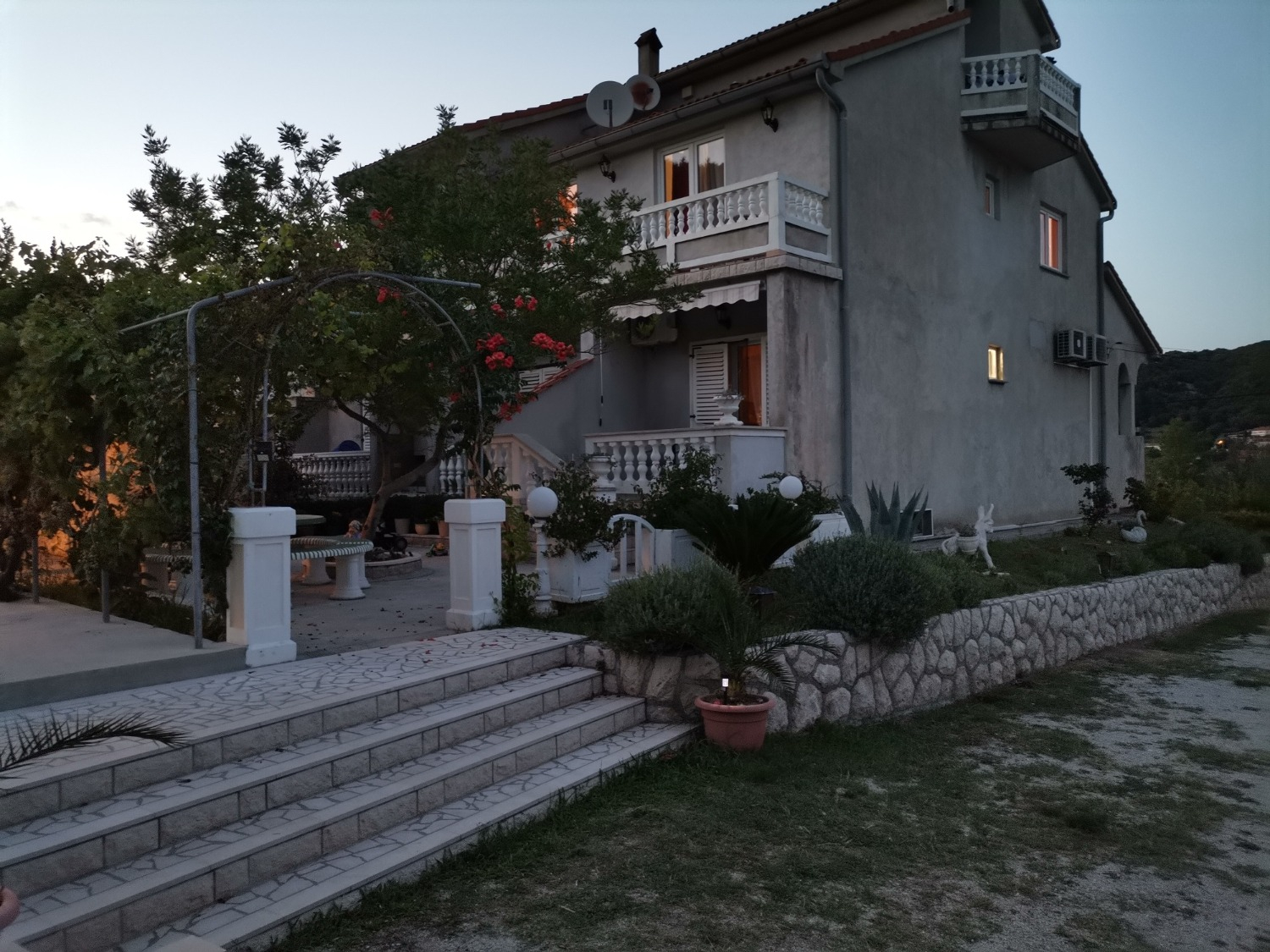 Apartment Mig - with beautiful garden: A5 Supetarska Draga, Island Rab 0