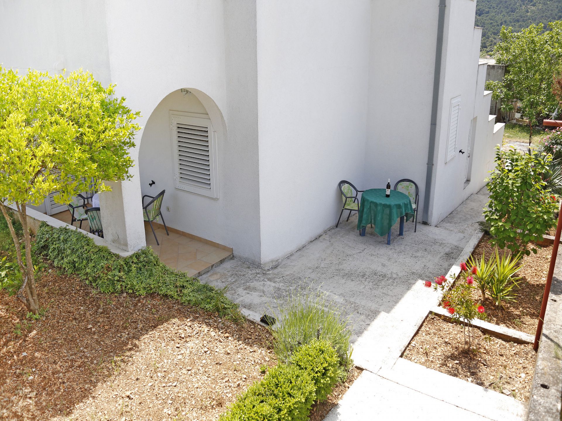 Apartment Matea - with nice garden: A3 dolje Grebastica, Riviera Sibenik 2