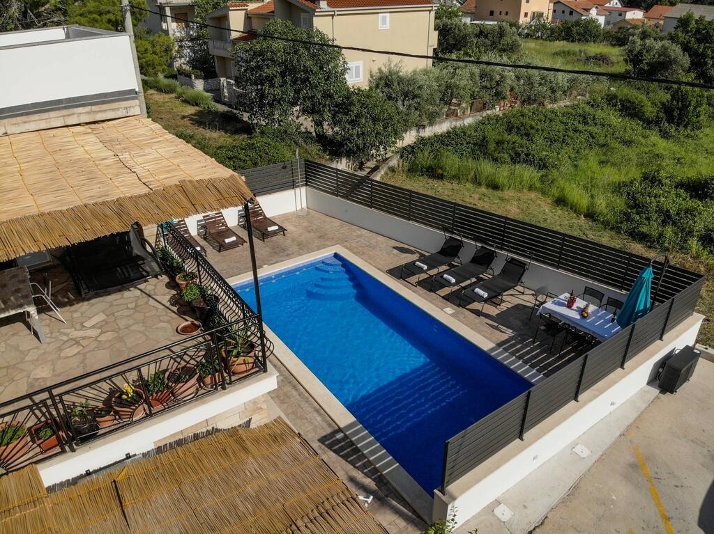 Apartment Zdene - private pool: A2 Kastel Luksic, Riviera Split 2