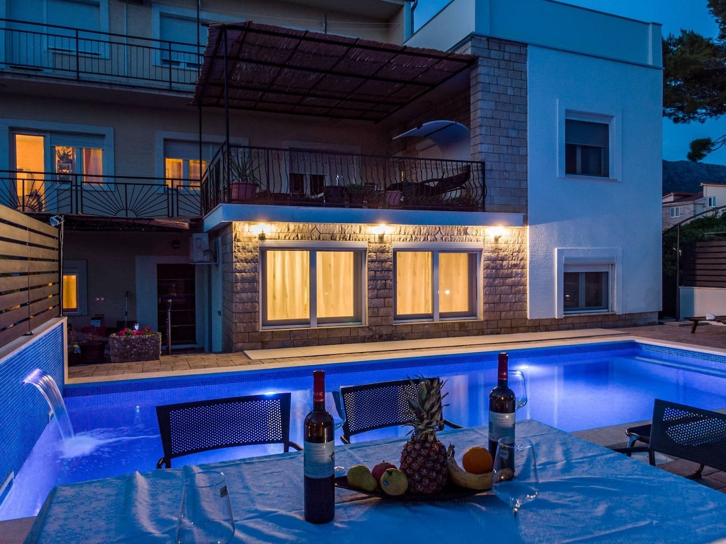 Apartment Zdene - private pool: A2 Kastel Luksic, Riviera Split 0
