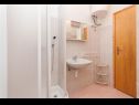 Apartments Zri - low-cost and spacious: A1(6+2) Biograd - Riviera Biograd  - Apartment - A1(6+2): bathroom with toilet