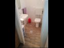 Apartments Sveto - 400 m from beach: A1(4) Biograd - Riviera Biograd  - Apartment - A1(4): bathroom with toilet