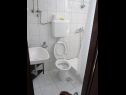 Apartments Ivan - 100 m from marina: A2(3) Biograd - Riviera Biograd  - Apartment - A2(3): bathroom with toilet