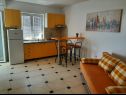 Apartments Bruna - 300m from beach: A1(2+2), A2 1.kat(5), A3 prizemlje(3+2) Pakostane - Riviera Biograd  - Apartment - A1(2+2): living room