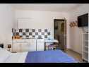 Apartments Tanja - 200m to the beach: A1(2+2), A2(2+2), A3(2+2), A4(2+2), SA5(2) Pakostane - Riviera Biograd  - Studio apartment - SA5(2): interior