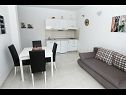 Apartments Renato - 150 m from beach: A1(2+2), A2(2+2) Sveti Filip i Jakov - Riviera Biograd  - Apartment - A1(2+2): kitchen