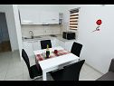 Apartments Renato - 150 m from beach: A1(2+2), A2(2+2) Sveti Filip i Jakov - Riviera Biograd  - Apartment - A2(2+2): kitchen