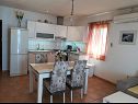 Apartments Pava - direct at the beach with terrace: A1(4) Bol - Island Brac  - Apartment - A1(4): kitchen and dining room