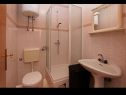 Apartments Mari - free parking: A1(2), A2(4) Bol - Island Brac  - Apartment - A2(4): bathroom with toilet