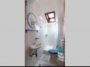Apartments Mat - in a cosy stone house: SA1(2), SA2(2), SA3(2) Bol - Island Brac  - Studio apartment - SA3(2): bathroom with toilet