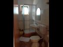 Apartments Franco - secluded paradise; A1 Ruza(2+1), A2 Lana(2+1), A3 Franceska(4+2) Cove Osibova (Milna) - Island Brac  - Croatia - Apartment - A2 Lana(2+1): bathroom with toilet