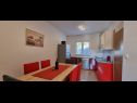 Apartments Ivano - 20 m from Sea: A1(6), A2(2+1), A3(2+1), A4(2), A5(4) Cove Osibova (Milna) - Island Brac  - Croatia - Apartment - A1(6): kitchen and dining room