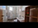 Apartments Ivano - 20 m from Sea: A1(6), A2(2+1), A3(2+1), A4(2), A5(4) Cove Osibova (Milna) - Island Brac  - Croatia - Apartment - A1(6): bathroom with toilet