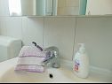 Apartments Vin - excellent location and close to the sea A(4+1) Postira - Island Brac  - Apartment - A(4+1): bathroom with toilet