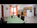Apartments Neda - perfect location & free parking: A1(6), A2(4+1), A3(4+1) Splitska - Island Brac  - Apartment - A3(4+1): kitchen and dining room