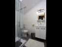 Apartments Aldica - 300 m from sea: A1(6) Supetar - Island Brac  - Apartment - A1(6): bathroom with toilet