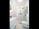Apartments Vin - near sea: SA1(2) Supetar - Island Brac  - Studio apartment - SA1(2): bathroom with toilet