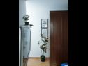 Apartments Andro - 30 m from sea: A1(2) Supetar - Island Brac  - Apartment - A1(2): hallway