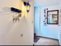 Apartments Andro - 30 m from sea: A1(2) Supetar - Island Brac  - Apartment - A1(2): hallway