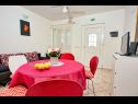 Apartments Ivan - 50 m from sea: A1(4) Sutivan - Island Brac  - Apartment - A1(4): dining room