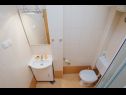 Apartments Dome - 30 m from beach : A1(4), A2(4), A3(4) Arbanija - Island Ciovo  - Apartment - A1(4): bathroom with toilet