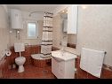 Apartments Maja - sea view : A1(2), A2(2), A3(4+1) Mastrinka - Island Ciovo  - Apartment - A3(4+1): bathroom with toilet