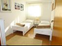 Apartments Anda - sea view: B1(4+1), B2(4), C(4+1) Mastrinka - Island Ciovo  - Apartment - B1(4+1): bedroom