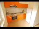 Apartments Bela1 - close to the beach A1(7) Mastrinka - Island Ciovo  - Apartment - A1(7): kitchen