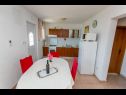 Apartments Marija - 60 m from beach: A2(4) Mastrinka - Island Ciovo  - Apartment - A2(4): dining room