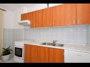 Apartments Sima - 100m from beach: A1(4+1), A2(2+2), A3(4+2), A4 (2+2) Mastrinka - Island Ciovo  - Apartment - A1(4+1): kitchen
