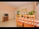 Apartments Sima - 100m from beach: A1(4+1), A2(2+2), A3(4+2), A4 (2+2) Mastrinka - Island Ciovo  - Apartment - A4 (2+2): living room
