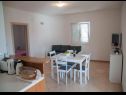 Apartments Boze - 100 m from sea : A1(2+2), A2(2+2), SAB1(2+1), SAB2(2+1) Mastrinka - Island Ciovo  - Apartment - A1(2+2): dining room