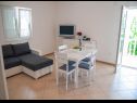 Apartments Boze - 100 m from sea : A1(2+2), A2(2+2), SAB1(2+1), SAB2(2+1) Mastrinka - Island Ciovo  - Apartment - A1(2+2): living room