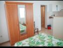 Apartments Boze - 100 m from sea : A1(2+2), A2(2+2), SAB1(2+1), SAB2(2+1) Mastrinka - Island Ciovo  - Studio apartment - SAB1(2+1): interior