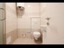 Apartments Antonia - 270m to sea: A4 Green(2+2), SA2 Silver(2), A1 Blue(2), SA3 Gold(2) Mastrinka - Island Ciovo  - Studio apartment - SA3 Gold(2): bathroom with toilet