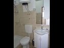 Apartments Zdrave SA1(2+1), A2(2+2), A3(2+2) Okrug Donji - Island Ciovo  - Studio apartment - SA1(2+1): bathroom with toilet