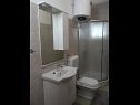 Apartments Zdrave SA1(2+1), A2(2+2), A3(2+2) Okrug Donji - Island Ciovo  - Apartment - A2(2+2): bathroom with toilet