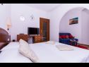 Apartments Sandra - quiet & close to the beach: SA1(2), SA2(2+1), A3(2+1), A4(2+1), A5(2+2), A6(4+1) Okrug Donji - Island Ciovo  - Studio apartment - SA2(2+1): bedroom