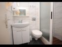 Apartments Rina - 200 m from beach: A1(6) Okrug Donji - Island Ciovo  - Apartment - A1(6): bathroom with toilet