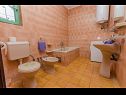 Apartments Vinko - 80 m from beach: A1(4+2), A2(4+2) Okrug Gornji - Island Ciovo  - Apartment - A1(4+2): bathroom with toilet