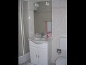 Apartments Heliodor - with parking : A1(4+1), A2(5), A3(3+2) Okrug Gornji - Island Ciovo  - Apartment - A2(5): bathroom with toilet