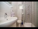 Apartments Miroslava - with pool: A1(4+1), A2(2+2), A3(2+1), A4(5), A5(6+1) Okrug Gornji - Island Ciovo  - Apartment - A2(2+2): bathroom