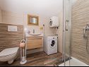 Apartments Tamara - great view: A1(2+1) Okrug Gornji - Island Ciovo  - Apartment - A1(2+1): bathroom with toilet